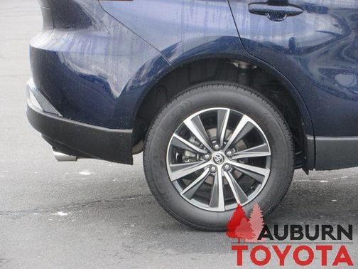 2024 Toyota Venza LE