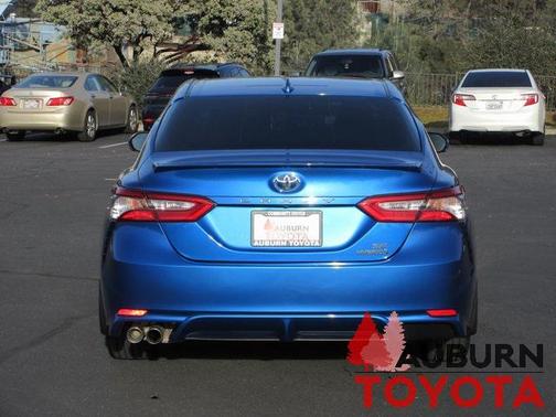 2019 Toyota Camry Hybrid SE