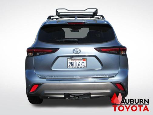 Moon Dust 2024 Toyota Highlander Platinum