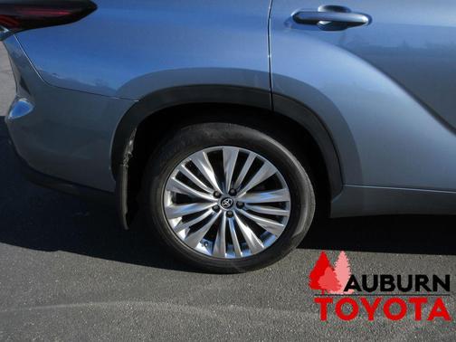 2024 Toyota Highlander Platinum