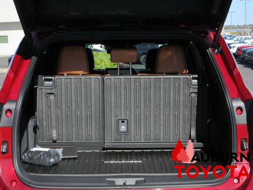 2026 Toyota Highlander Hybrid Platinum