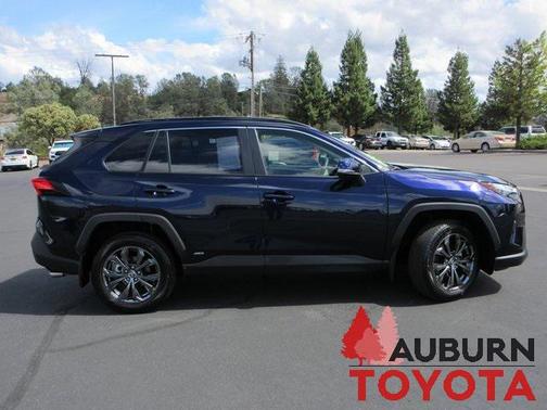 2023 Toyota RAV4 Hybrid XLE Premium