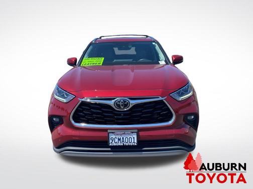 Ruby Flare Pearl 2022 Toyota Highlander Platinum