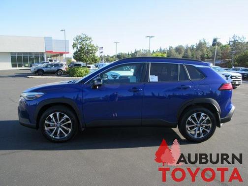 2025 Toyota Corolla Cross XLE