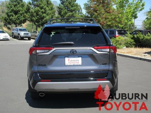 2025 Toyota RAV4 Hybrid SE