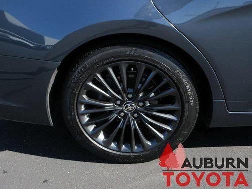 2021 Toyota Avalon Hybrid XSE