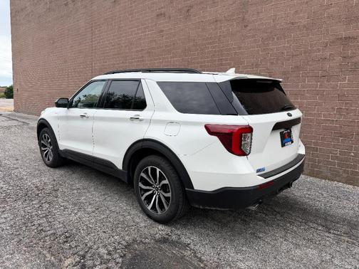 STAR WHITE MET TRI-COAT 2023 Ford Explorer ST-Line