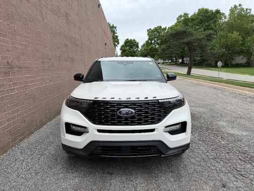 STAR WHITE MET TRI-COAT 2023 Ford Explorer ST-Line