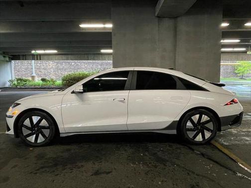 2025 Hyundai IONIQ 6 SE