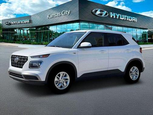 Lunar White 2026 Hyundai VENUE SE