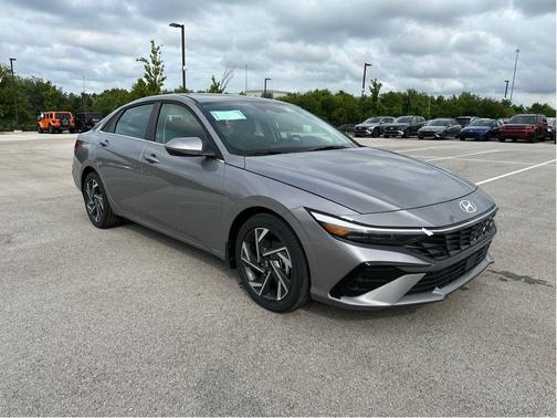 2025 Hyundai ELANTRA SEL
