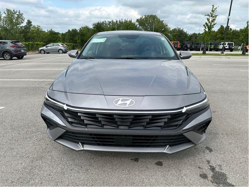 2025 Hyundai ELANTRA SEL