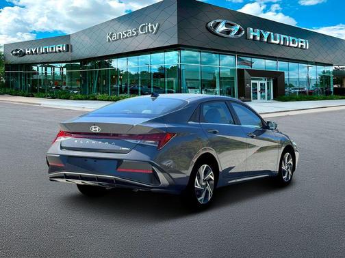 Ecotronic Gray 2026 Hyundai ELANTRA Limited