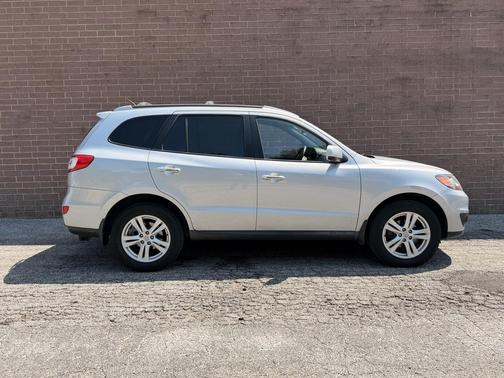 Radiant Silver 2010 Hyundai SANTA FE Limited
