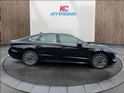 2025 Hyundai SONATA Hybrid SE