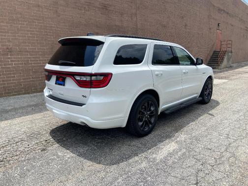 White Knuckle 2024 Dodge Durango R/T Plus