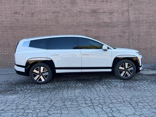 2026 Hyundai IONIQ 9 SEL