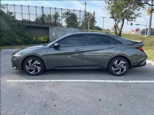 2025 Hyundai ELANTRA Sport