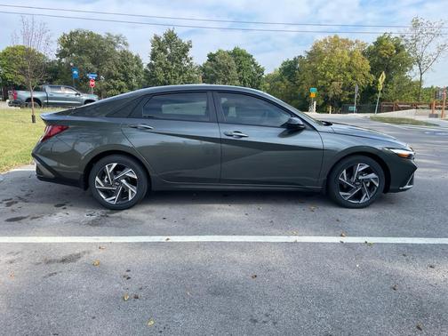 2025 Hyundai ELANTRA Sport
