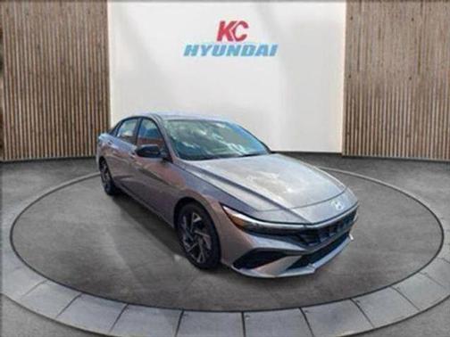2025 Hyundai ELANTRA HEV SEL Sport