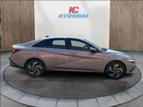 2025 Hyundai ELANTRA HEV SEL Sport