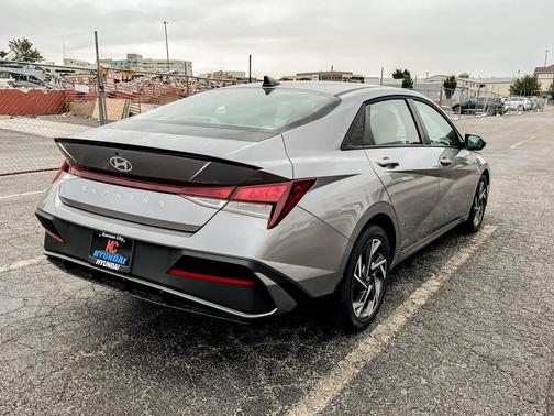2025 Hyundai ELANTRA Sport