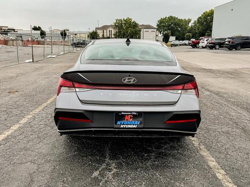 2025 Hyundai ELANTRA Sport