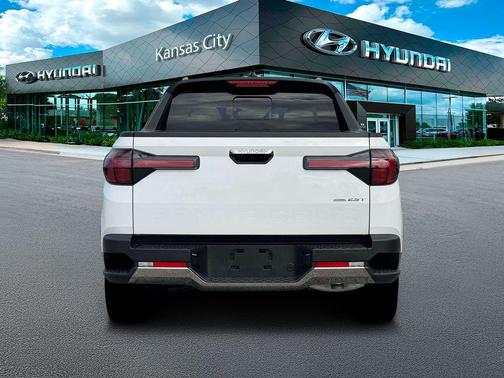 Atlas White 2026 Hyundai SANTA CRUZ Limited