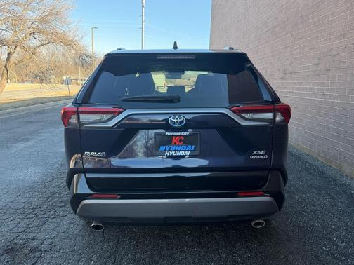 2021 Toyota RAV4 Hybrid SE