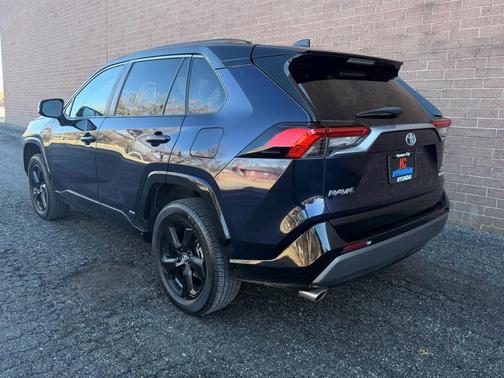 2021 Toyota RAV4 Hybrid SE