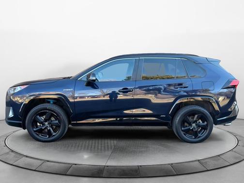 2021 Toyota RAV4 Hybrid SE