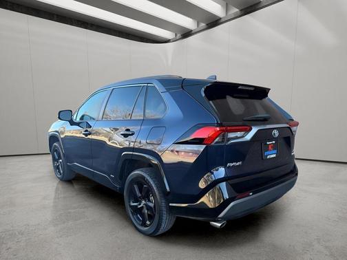 2021 Toyota RAV4 Hybrid SE