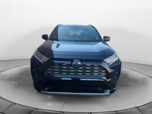 2021 Toyota RAV4 Hybrid SE