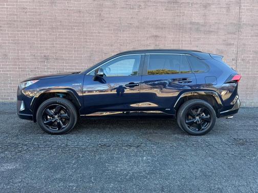 2021 Toyota RAV4 Hybrid SE