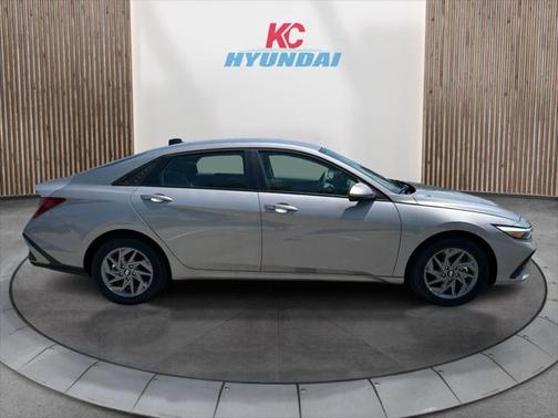 2025 Hyundai ELANTRA HEV Blue