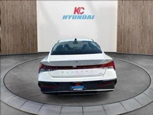 2025 Hyundai ELANTRA HEV Limited