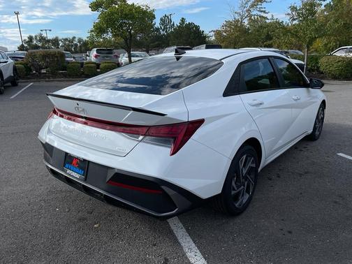 2025 Hyundai ELANTRA HEV SEL Sport