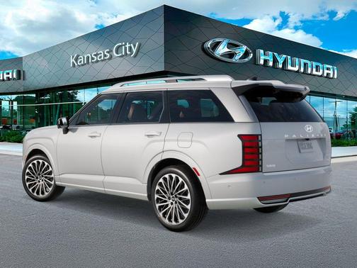 Creamy White Pearl 2026 Hyundai Palisade Hybrid Calligraphy