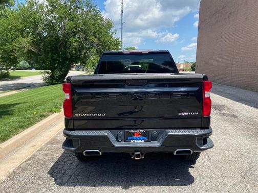 Black 2019 Chevrolet Silverado 1500 Custom Trail Boss