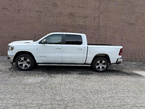 Bright White Clearcoat 2023 RAM 1500 Laramie