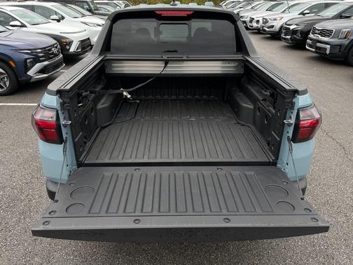 2025 Hyundai SANTA CRUZ SEL Activity