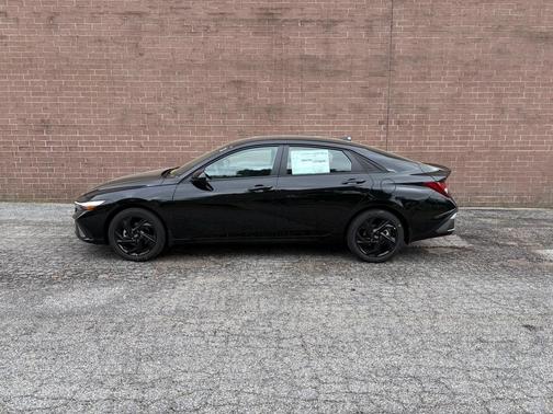 Abyss Black 2026 Hyundai ELANTRA Sport