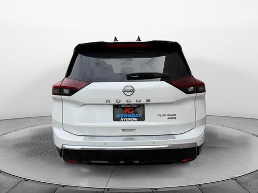 2025 Nissan Rogue Platinum