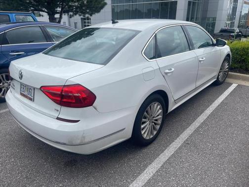 2016 Volkswagen Passat 1.8T SE