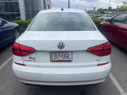 2016 Volkswagen Passat 1.8T SE