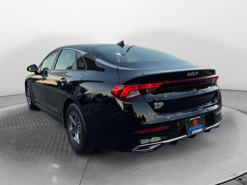 2022 Kia K5 LXS