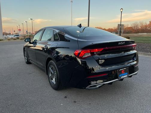 2022 Kia K5 LXS