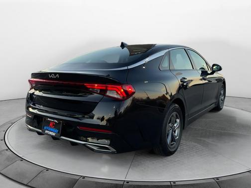 2022 Kia K5 LXS