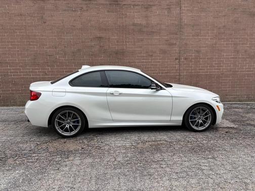 Mineral White Metallic 2021 BMW M240 i