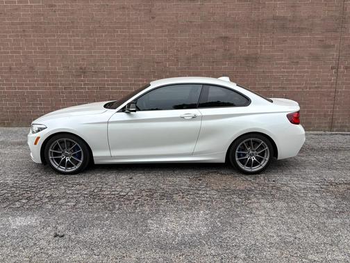 Mineral White Metallic 2021 BMW M240 i
